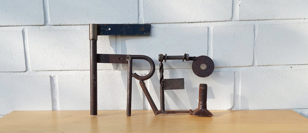 FREI - Metallbuchstaben als Deko und Wort, Skulptur, Schrottkunst